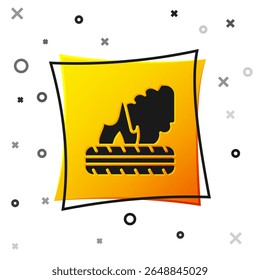 Preto Deitado ardente pneus ícone isolado no fundo branco. Botão quadrado amarelo. Vetor