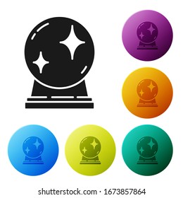 Icono de bola mágica negra aislado en fondo blanco. Balón de cristal. Establecer iconos en los botones de círculo de color.  Ilustración vectorial