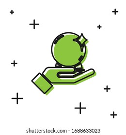Icono de bola mágica negra en la mano aislado en fondo blanco. Balón de cristal. Ilustración vectorial