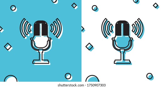 Icono de micrófono negro aislado en fondo azul y blanco. En el micrófono del micrófono del radio de aire. Firma del altavoz. Formas dinámicas aleatorias. Ilustración vectorial