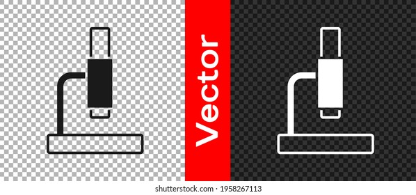 Schwarzes Mikroskop Symbol einzeln auf transparentem Hintergrund. Chemie, pharmazeutisches Instrument, mikrobiologisches Vergrößerungswerkzeug.  Vektorgrafik