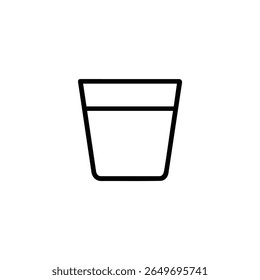 A black monoline stroke depicts an empty tumbler glass with a rim line, ready for beverages.