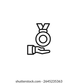 Um ícone de contorno preto de uma medalha circular com uma estrela em seu centro, geralmente concedido por conquista ou reconhecimento.