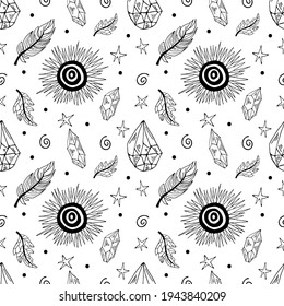 Patrón sin fisuras en el contorno negro en estilo místico moderno. Ilustraciones del vector boho. Sol dibujado a mano, plumas y cristal.