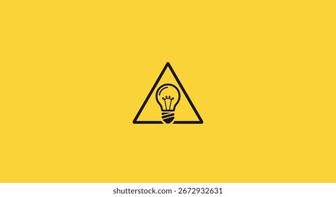 Un contorno negro de un triángulo que contiene una bombilla, colocada sobre un fondo amarillo, que simboliza ideas, innovación o una advertencia relacionada con la electricidad.