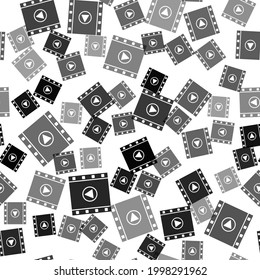 Icono de Black Play Video aislado con un patrón transparente en el fondo blanco. Signo de tira de película.  Ilustración vectorial