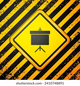 Tarjeta de presentación negra con gráfico, programa, gráfico, diagrama, infografía, icono de gráfico circular aislado en fondo amarillo. Signo de advertencia. Ilustración vectorial