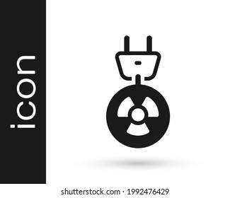 Icono de enchufe eléctrico de radiación negra aislado en fondo blanco. Energía nuclear.  Vector