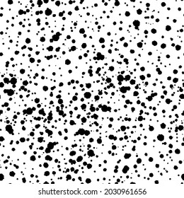Cortes de tinta redondos negros aislados en fondo blanco. Patrón geométrico monocromo sin soldadura. Dibujo gráfico plano vectorial simple a mano. Textura.