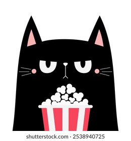 Gatito triste negro que sostiene la caja de las palomitas de maíz. Gatito viendo una película. Comida de maíz Pop. Personaje divertido de dibujos animados lindo. Cine y teatro. Espectáculo de cine. Estilo infantil. Diseño plano. El fondo blanco. Aislado. Vector