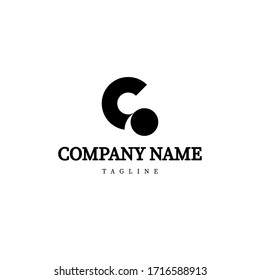 Logo-Design in Schwarz-einfarbigem C-Buchstaben