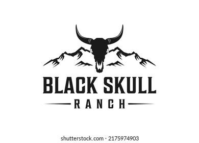 Schwarzer Schädelhaufen Logo Design Hörner auf tierischem Hintergrund Jäger Symbol Cowboyranch