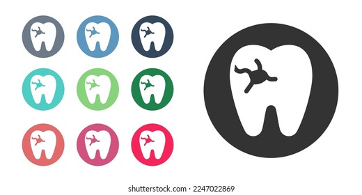 Diente negro con icono de caries aislado en fondo blanco. Descomposición dental. Indique los iconos en colores. Vector
