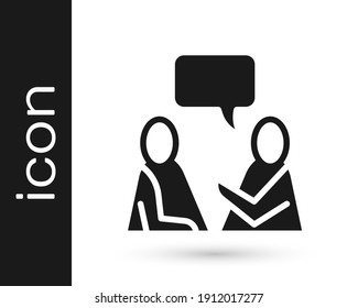 Negro Dos hombres sentados hablando icono aislado en fondo blanco. Charla de burbuja de discursos. Icono de mensaje. Símbolo de chat de comunicación o comentario.  Vector