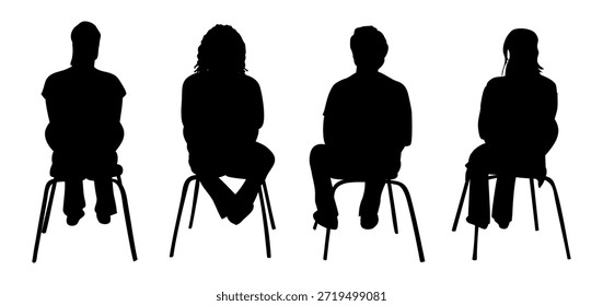 Siluetas de Vector negro de diferentes personas sentadas en sillas vistas desde atrás, figuras de vista trasera mínima aisladas sobre fondo blanco.