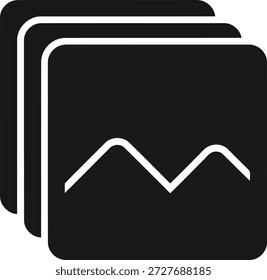 Un icono gráfico en blanco y negro con tres cuadrados apilados con esquinas redondeadas. El cuadrado inferior contiene una silueta blanca de una cordillera.