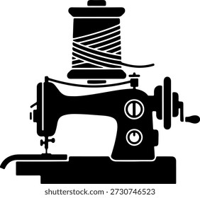 Uma ilustração em preto e branco de uma máquina de costura com um carretel de fio no topo, representado em um estilo de silhueta simples contra um fundo branco plano.