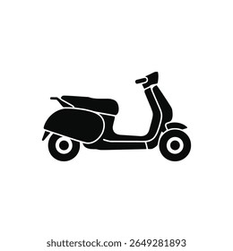 Uma imagem em preto e branco de uma scooter