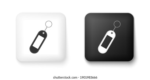 Icono de la cadena de la tecla blanca y negra aislado en fondo blanco. Cadena de teclas rectangular en blanco con anillo y cadena para llave. Botón cuadrado. Vector.