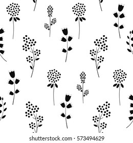 Patrón floral sin fisuras en blanco y negro. Fondo de flores de primavera - campanula, trébol, lilac. Textura de flores decorativas. Diseño de tejidos, papel pintado, textiles y decoración.