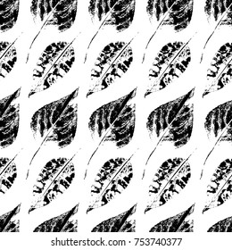 Black and white seamless pattern of autumn, fall birch and aspen leaves, hand made ink print, stamp, vector illustration. Grunge seamless pattern printed black and white birch and aspen leaves