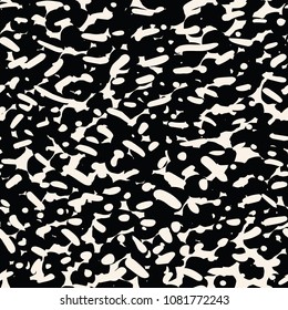 Black white stripe pattern. Vector shibori seamless print. Japanese watercolor background. Tie dye tile. Geometric seamless pattern. Hand drawn japan batik design. Rustic stripe watercolour