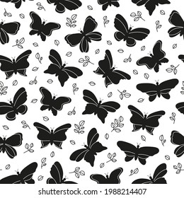 Patrón transparente de verano blanco y negro con mariposas y ramas de hojas. Fondo natural estacional.