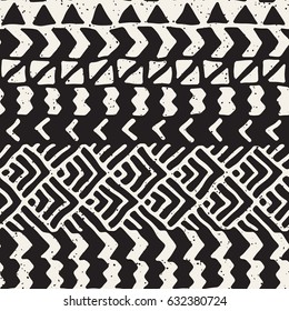 Vectores tribales blanco y negro con elementos de doodle. Impresión de arte geométrico abstracto azteca. Fondo étnico ornamental dibujado a mano.
