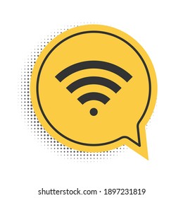 Schwarzes Wi-Fi-WLAN-Internet-Symbol einzeln auf weißem Hintergrund. Symbol für gelbe Sprachblase. Vektorgrafik.