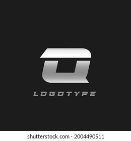 Blade silver letter Q, bold italic cropped monogram. Aluminium iron metallic vector emblem for auto repair shop or automotive and race service modern logo.