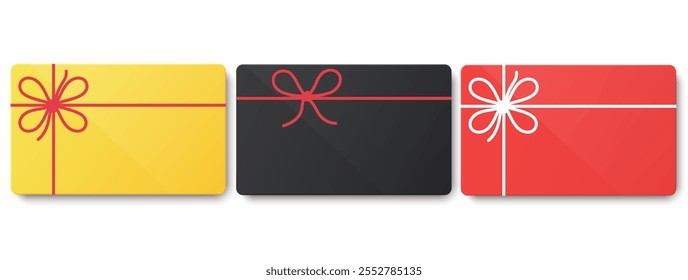 Tarjetas de regalo de color en blanco con arco para el día de la venta, tarjeta de bonificación, certificado, vista superior. Concepto de ventas de promoción de marketing. Tarjetas de visita negro, rojo, amarillo sobre fondo blanco.