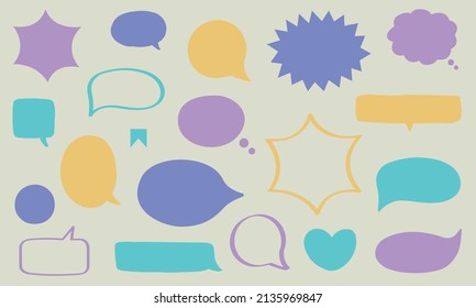 Burbujas de discurso coloridas en blanco Set con cuadros de conversación de dibujos animados de diferentes formas aislados en fondo blanco. Para pegatinas. cliente, etiquetas, banners de venta