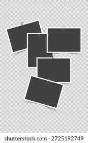 Marcos de fotos en blanco recortados con Clips de papel sobre un fondo transparente, ideal para maquetas, pantallas de fotos, álbumes de recortes y diseños creativos