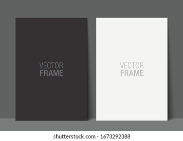 Afiches en blanco apoyándose en la pared oscura. Conjunto de plantillas de marco vectoriales en blanco y negro. Bromas de afiches realistas.