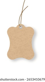 Tag de preço de papelão em branco ligeiramente curvo com uma corda e ilhó pendurado em um fundo branco, criando um visual simples, mas eficaz para varejo e conceitos de preços