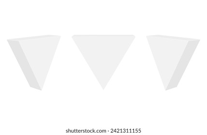 Leere Triangle-Packaging-Boxen vermischen sich mit Mockups, Front- und Seitenansicht einzeln auf weißem Hintergrund. Vektorgrafik