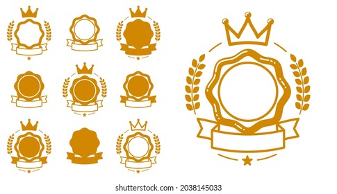 Señales de estilo clásico vintage en blanco aisladas, pegatinas de garantía genuinas, emblemas o logos geométricos simples, iconos redondeados para el proyecto de diseño o etiquetas de productos.