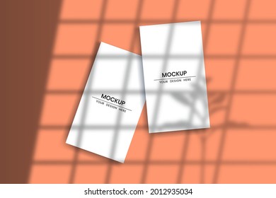 Burla de las tarjetas verticales en blanco con efecto de superposición de sombra