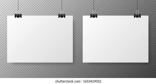 Leere weiße Plakatvorlage auf transparentem Hintergrund. Affiche, Papierblatt hängt an einem Clip. Zwei horizontale, realistische Objekte auf dem Bild. Vektorillustration.
