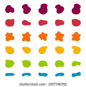 Blob formas conjunto de vectores. Colección de elementos humedecidos abstractos orgánicos. Silueta simple de tinta. Color, negro y blanco formas mínimas aisladas en fondo blanco
