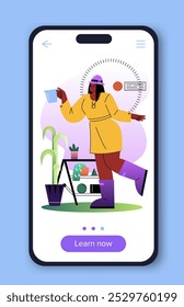 Blogueiro na tela do telefone. Jardinagem feminina. Passatempo e lazer. Botânica e florística. Famoso vlogger no telefone celular. Marketing e promoção. Ilustração de vetor plano isolada no plano de fundo azul