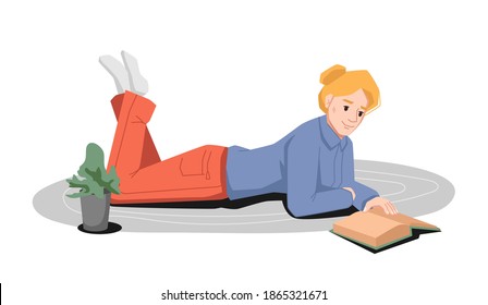 Blonde lee un libro sobre la alfombra en el suelo, una maceta de flores cerca. Niña vectora con ropa informal estudiando en casa, bonita estudiante, educación a distancia. Homework, leyendo como hobby
