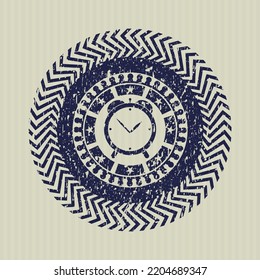 Icono de reloj de alarma azul en el interior de la distancia con textura de sello de goma. 