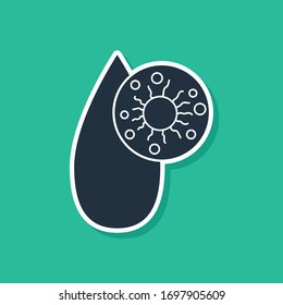 Icono del coronavirus de la prueba de sangre azul y de la molécula de virus aislados en el fondo verde. Coronavirus, COVID-19. 2019-nCoV. Ilustración vectorial