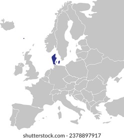 Mapa nacional azul CMYK de DINAMARCA dentro del mapa político simplificado en blanco y negro del continente europeo sobre fondo transparente usando proyección Mercator