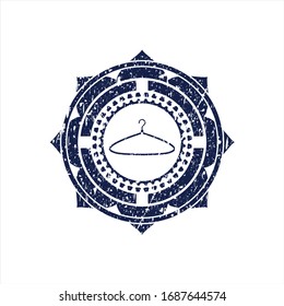 Icono de colgador azul dentro de la estampilla de goma con textura gruesa