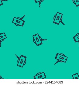 Línea azul Smartphone cargando en el icono del cargador inalámbrico un patrón ininterrumpido en fondo verde. Carga la batería en la almohadilla de carga.  Ilustración vectorial