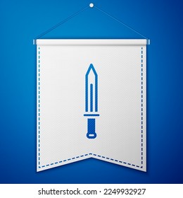 Icono de la espada medieval azul aislado en fondo azul. arma medieval. Plantilla de inclinación blanca. Vector