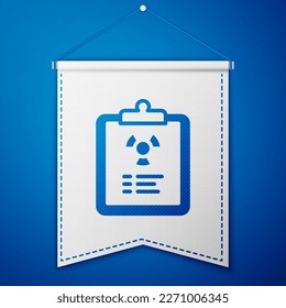 Icono del documento de advertencia de radiación azul aislado en fondo azul. Archivo de texto. Plantilla de inclinación blanca. Vector