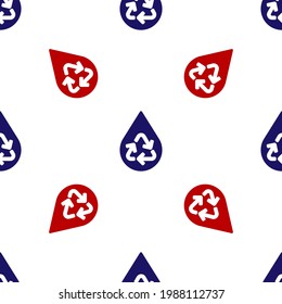 Blau und Rot Recycling sauberes Aqua-Symbol einzeln auf weißem Hintergrund. Wassertropfen mit Schild Recycling.  Vektorgrafik